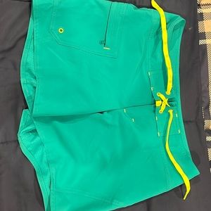 Athleta Clearwater Board Shorts UPF 50+ Size 2  Teal 6" Inseam
